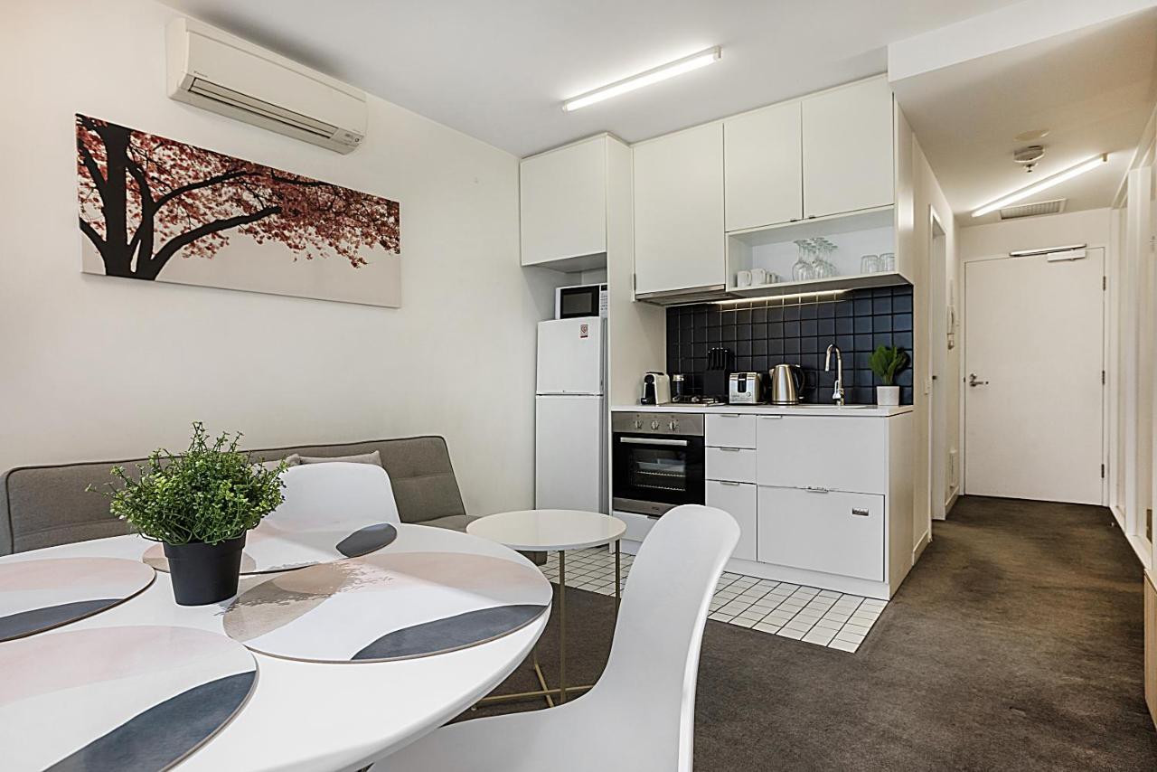 2-Bed Unit Metres From Cbd Malls, Dining & Sights Appartement Melbourne Buitenkant foto